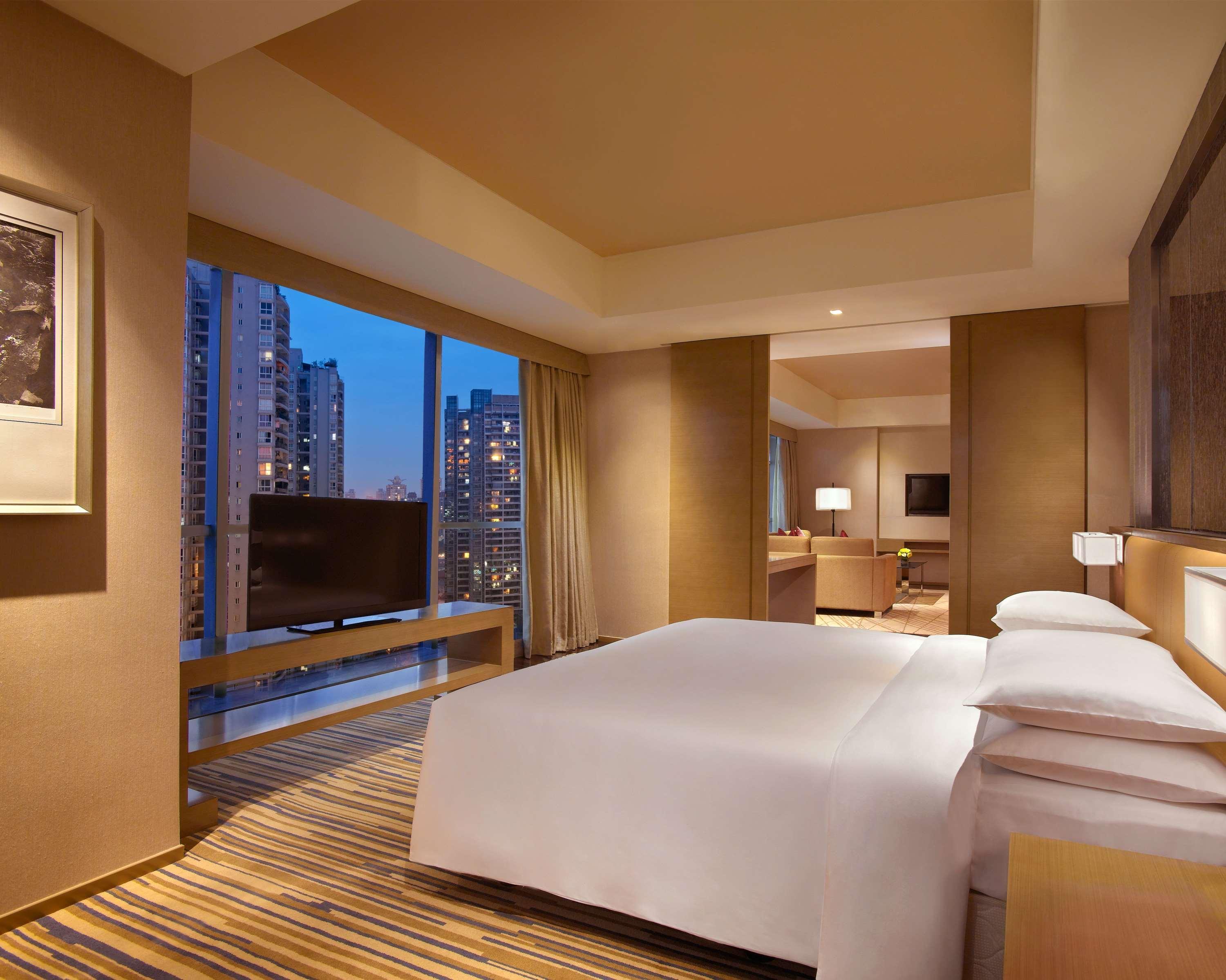 Hyatt Regency Chongqing Hotel Exterior photo